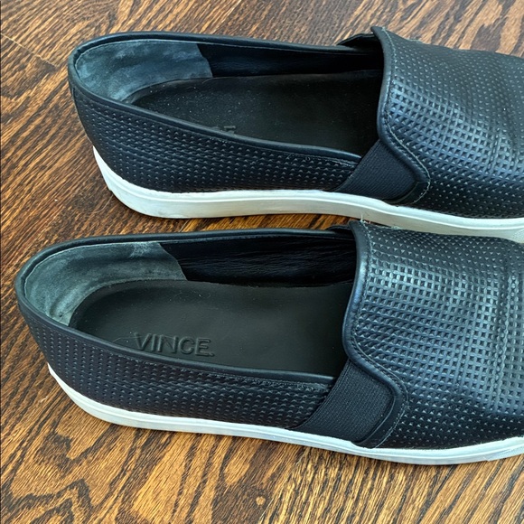 Vince Black Blair Slip On Leather Sneaker Black Women’s 8.5 - Picture 2 of 9